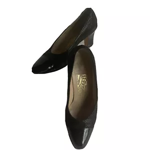 Salvatore Ferragamo schwarz Leder gemustert Pumps Zehenkappe Made in Italy Gr. 8 B - Bild 1 von 12