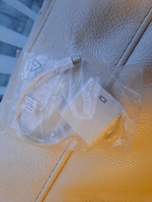 Apple VGA Socket to Mini DP DisplayPort D (Thunderbolt Compatible) Female Adapte - Image 1 of 2
