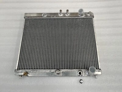 🔥Radiador de aluminio adecuado para Toyota Echo/Yaris; SCION XA/XB 1NZ-FE/2NZFE MT 1999-2005 Foto 1 de 4