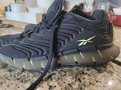 reebok big boys shoes 3.5 black - Image 1 of 4