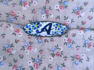 Lovely vintage brooch "A"  - Picture 1 of 7