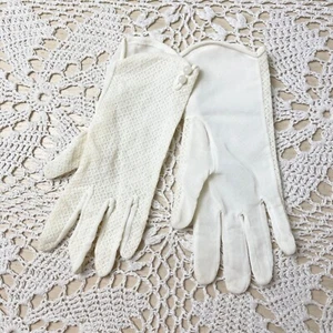 Vintage 1950s Fownes Women's White Textured Nylon Driving Gloves Size 6.5 - Picture 1 of 5