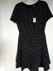 Neu mit Etikett DKNY Etuikleid Flügelärmel Größe 6 schwarz gepunktet - Bild 1 von 3