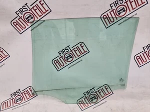 Parabrezza laterale originale VW Golf lunotto posteriore destro 5K6845026E - Foto 1 di 6
