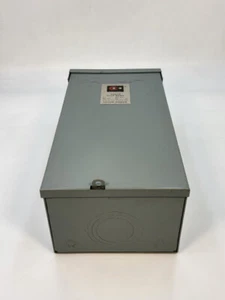 Cutler-Hammer Type CA Circuit Breaker Enclosure - Picture 1 of 4