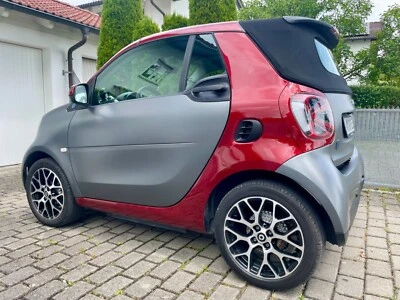 Smart EQ fortwo cabrio mit Vollausstattung EZ 03.2025, 14.500 km - Bild 1 von 4