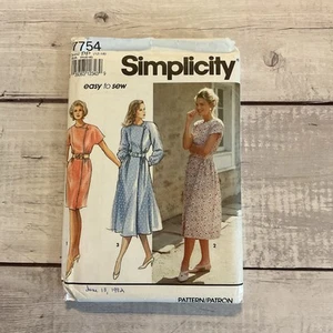 Vestido Simplicity 7754 Patrón de Costura Simulado Envolvente Falda Completa Ajustada Talla 12-18 SIN CORTAR - Imagen 1 de 5