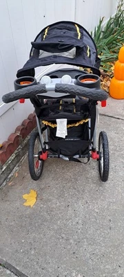 Cochecito para correr negro [ligeramente usado] Foto 1 de 3