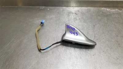 16 2016 TOYOTA SIENNA ROOF MOUNTED SHARK FIN ANTENNA SILVER - Image 1 of 4