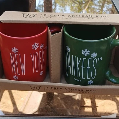 Tazas navideñas The Memory Company New York Yankees ■ Juego de dos tazas artesanales Foto 1 de 4