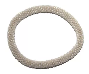 Pulsera de ganchillo con cuentas de semillas de vidrio de Nepal hecha a mano - Imagen 1 de 2