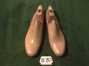 VINTAGE PAIR Wood Size 7 C 600 GEBL Co Industrial Shoe Factory Lasts #B-30 - Picture 1 of 1