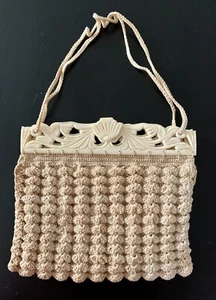 Vintage handgehäkelte Handtasche mit schön geschnittenem Zelluloidgriff. - Bild 1 von 4