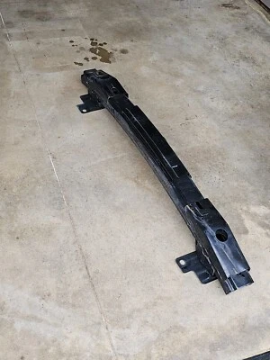 Barra de impacto de refuerzo para parachoques trasero Hyundai Genesis 2009-16 cupé Foto 1 de 4