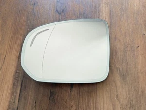 Volvo XC60 OEM LH Mirror glass with Heating Dimming Zone from 2017 Year 31462663 - Picture 1 of 10