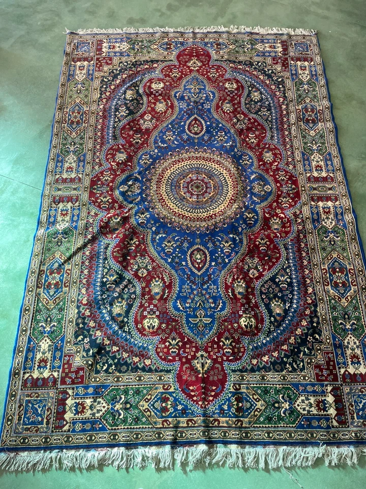 Hermosa alfombra única de lana/seda hecha a mano - Tamaño: 6’6”X9’10” (78”X118") Foto 1 de 1