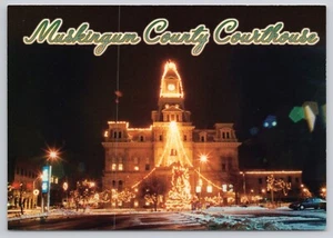 Postcard OH Zanesville Ohio Muskingum County Court House with Christmas Lights - Picture 1 of 2