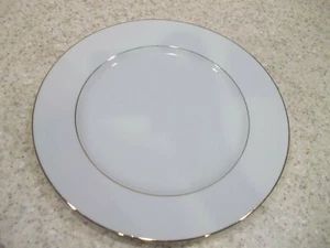 2 Dinner Plates Tiffany 10 1/4" White Gold Trim - Picture 1 of 3