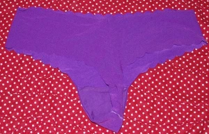 NWT VICTORIA'S SECRET SIZE L PURPLE THONG / STRING PANTY SCALLOPED - Picture 1 of 2