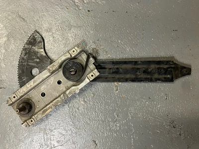 Регулятор окна под правую руку 71-73 Ford Mustang Mercury Cougar б/у - Изображение 1 из 4