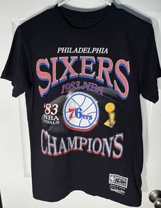 Camisa Mitchell and & Ness Philadelphia 76ers 83’ NBA Finals Sixers Negra Pequeña S - Imagen 1 de 5