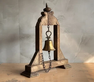RARO VINTAGE GRANDE MADERA MACIZA TALLADAS A MANO MARCO CAMPANA DE LATÓN ANTIGUA PARA TEMPLO - Imagen 1 de 17