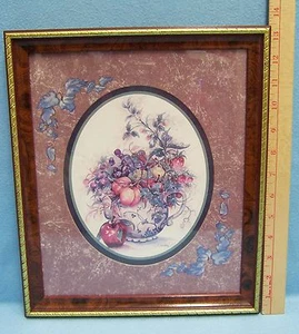Cesta de frutas azul malva con impresión artística enmarcada y mate firmada por F Buckley  - Imagen 1 de 2