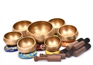 Set di 7 ciotole da canto - campane da canto tibetane martellate a mano dal Nepal - chakra - Foto 1 di 5