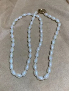 Vintage Anne Klein Faux Oval Pearl Necklace 30" Toggle Clasp Estate Beauty - Picture 1 of 4