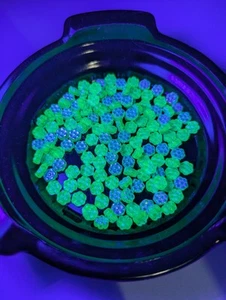 143 pc Uranium Glass Teal Flower Beads, Half AB, 8 mm - Picture 1 of 4
