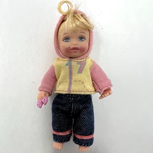 Barbie Happy Family Neighborhooddler Nikki Puppe Essen Donut - Bild 1 von 10