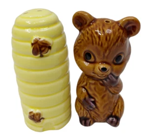 Vintage Japan Bear Cub & Bee Hive Salt and Pepper Shakers Excellent Condition - Picture 1 of 10
