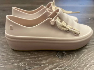Mini Melissa Girls Beige Yellow MINI ULITSA SNEAKERS 32538-51516 Toddler Size 1 - Picture 1 of 11