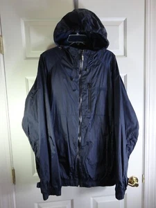 Chaqueta Reebok Talla 2X Para Hombre Azul Marino Nailon con Revestimiento Acolchado Gris Cremallera Frontal - Imagen 1 de 4