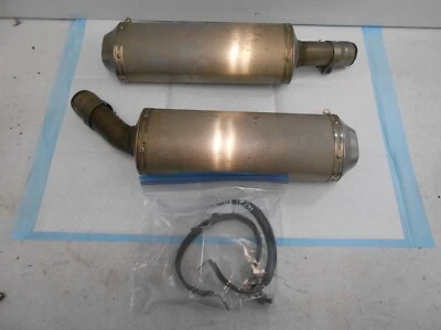 08 09 10 11 12 13 Ducati 848 1098 1198 OEM latas de escape lata silenciadores tubos abrazadera Foto 1 de 4