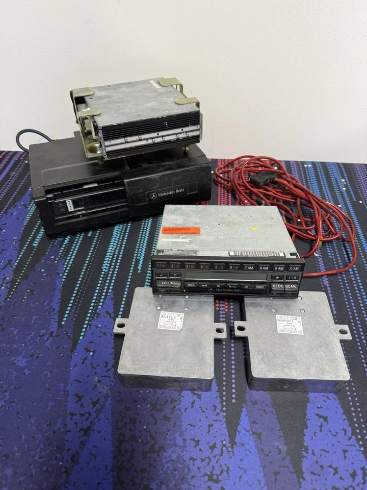 Becker Radio BE1432 W140 - SL R129 Cambiador de CD + Amplificador Sintonizador Fotos sin probar Foto 1 de 4