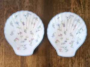 Patrón Royal Worcester Porcelain Forget Me Not - Juego de 2 - Platos con forma de concha - Imagen 1 de 6