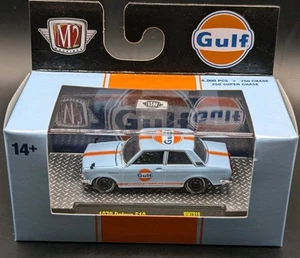 M2 Machines 2025 - Gulf - 1970 Datsun 510 (Blue/Orange) - Walmart Exclusive - Picture 1 of 8