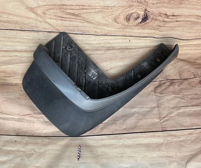 1999 2000 2001 2002 2003 2004 年日产探路者后保险杠泥装饰右原始设备制造商 — 第 1/4 张图片