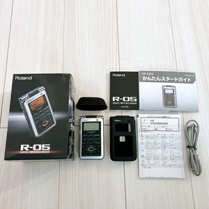 Roland R-05 WAVE/MP3 Recorder linear PCM Recorder Compact Audio With Box - Picture 1 of 6
