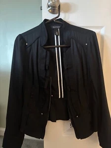 Gorgeous White House Black Market Zippered Jacket! Size 6 Great condition - Picture 1 of 3