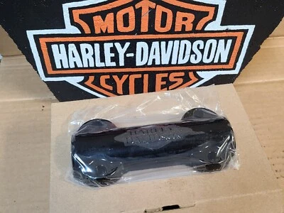 Braçadeira superior Harley Davidson Softail Slim FLSS guidão preto brilhante 55900099 - Imagem 1 de 3