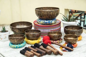 FULL MOON Chakra Healing Tibetan Singing Bowl Set of 7 Hand Hammered Meditations - Picture 1 of 7