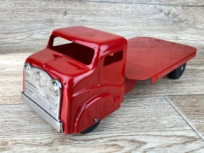 Vintage Structo Red Pressed Steel Metal Flatbed Delivery Truck - Image 1 of 4