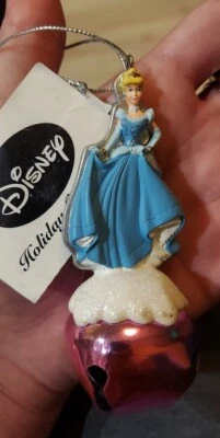 Cenicienta en Campana Rosa Disney Adorno de Navidad Foto 1 de 3