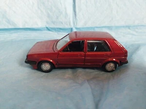 VW Golf MK2 cherry metallic 1:43 Schabak (nr.1). Excellent condition! - Picture 1 of 9
