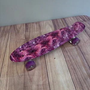 RIMABLE Complete 22 Zoll Skateboard Galaxy. Leicht gebraucht - Bild 1 von 10