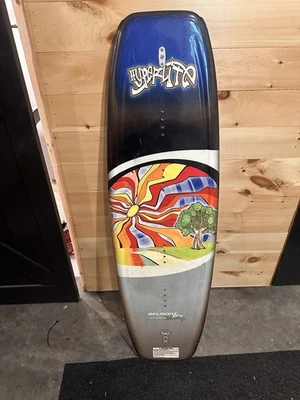 Hyperlite Belmont 134 cm Wakeboard (diseño Shawn Murray) usado Foto 1 de 4