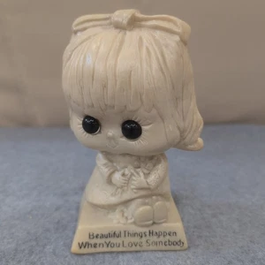 VTG Girl Figurine 1970  R & W Berries Co. Beautiful Things Happen Love Big Eyes - Picture 1 of 3