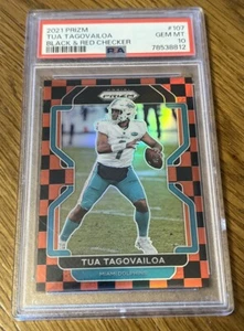 2021 Panini Black Red Checker Prizm Tua Tagovailoa #107 PSA 10 POP 10 Miami - Foto 1 di 6